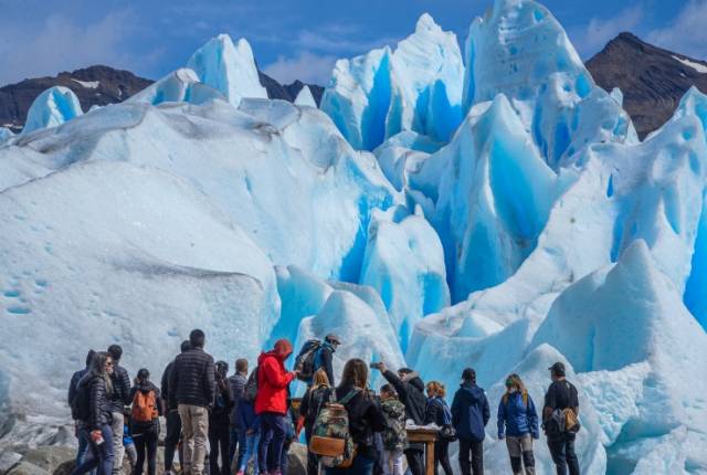 SAFARI AZUL - TOCAR EL GLACIAR CON LAS MANOS! 